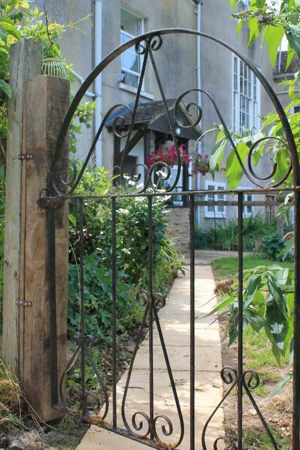Snowdrop Cottage Γκλόστερ Εξωτερικό φωτογραφία